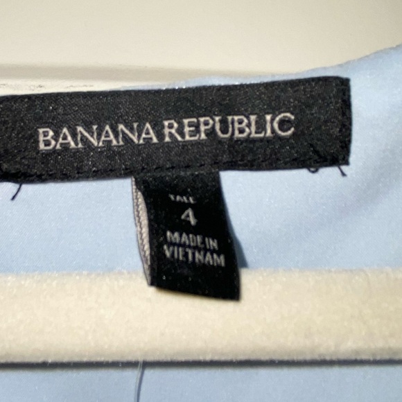 BANANA REPUBLIC Faux Wrap High Low Floral Ruffle Dress. Size 4 tall - Picture 7 of 13